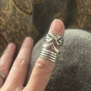 Elegant Silver Women's Ring